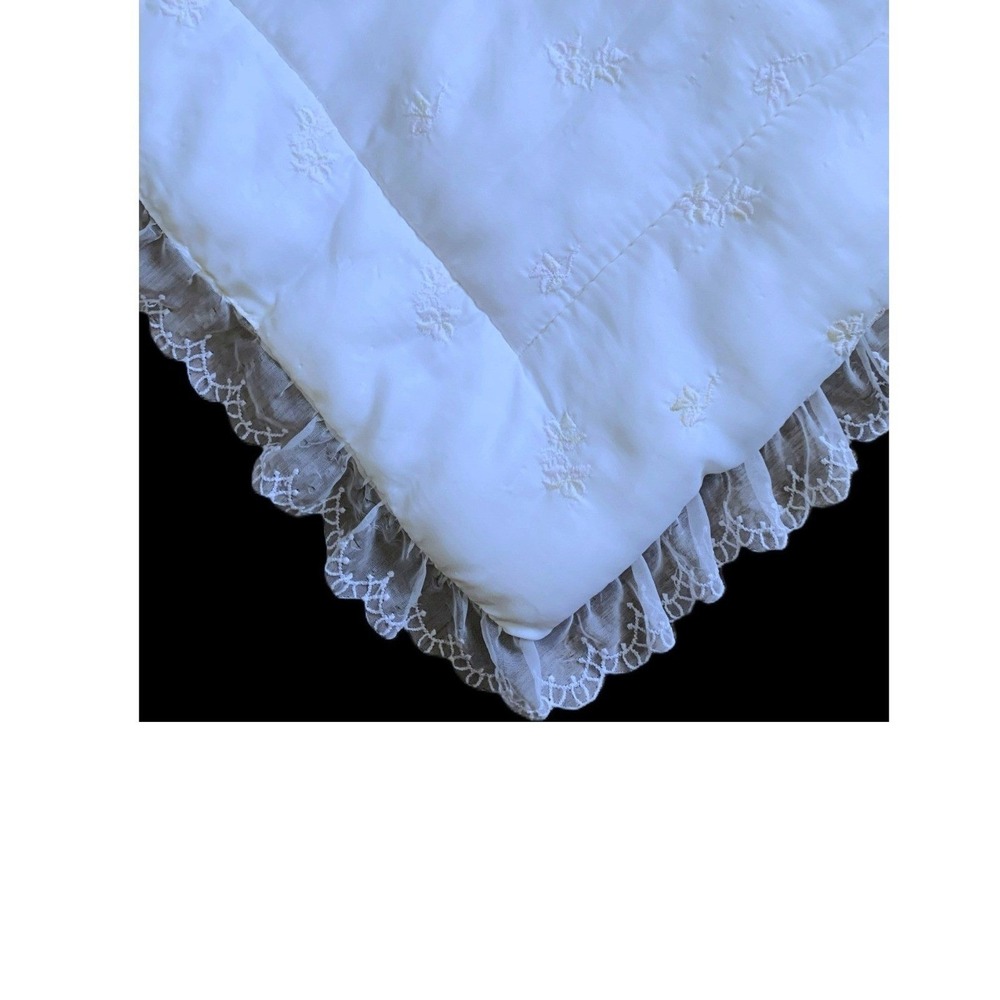 1960's Oyster Nylon Silky Feel Crib Comforter Blanket Quilt Embroidery & Lace